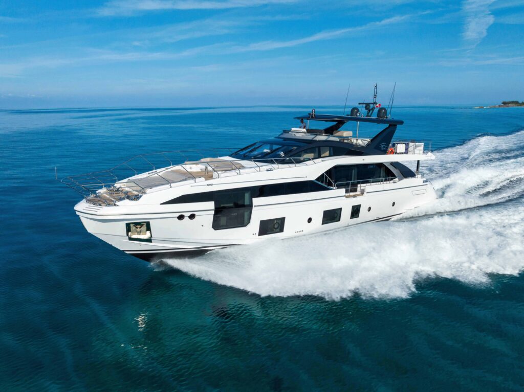 88 Azimut 2023 charter yacht in Miami