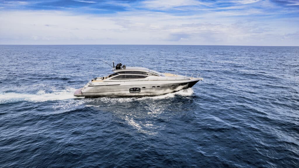 62 Pershing charter yacht in Miami