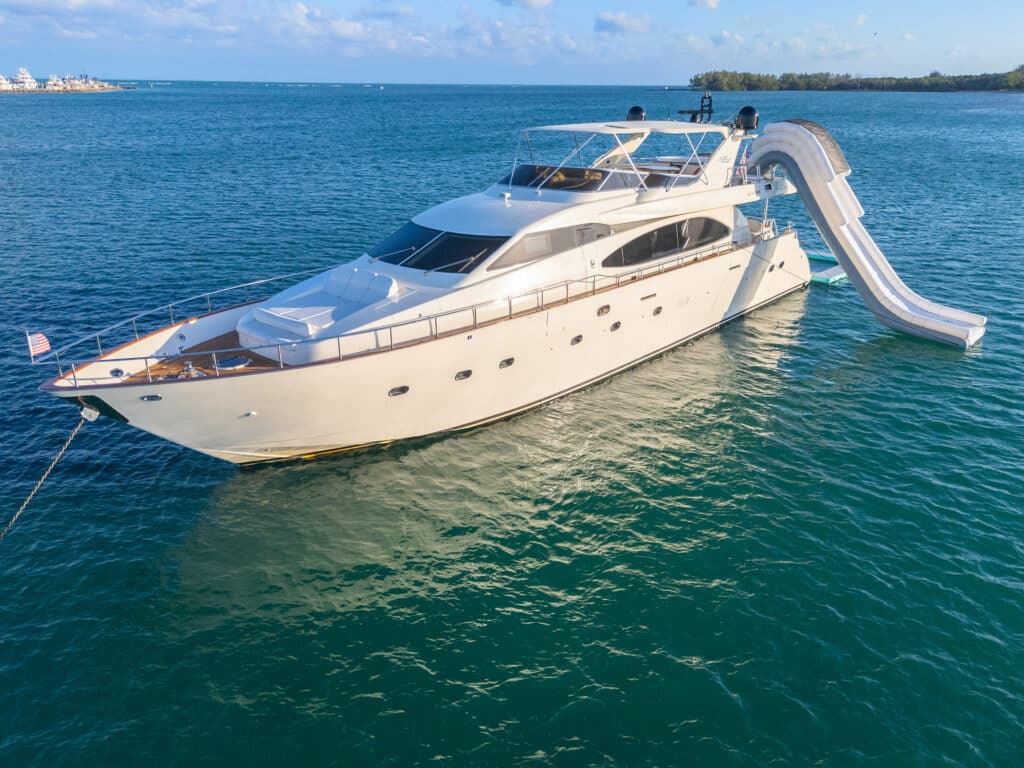 90 Azimut Day Dreamin’ charter yacht in Miami