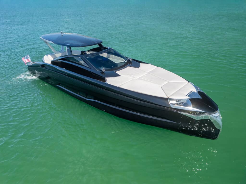 55 Tecnomar Evo charter yacht in Miami