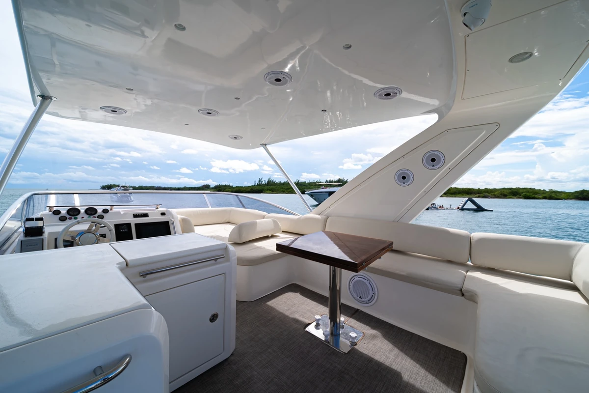 60 ft Azimut yacht day charter on Biscayne Bay Miami