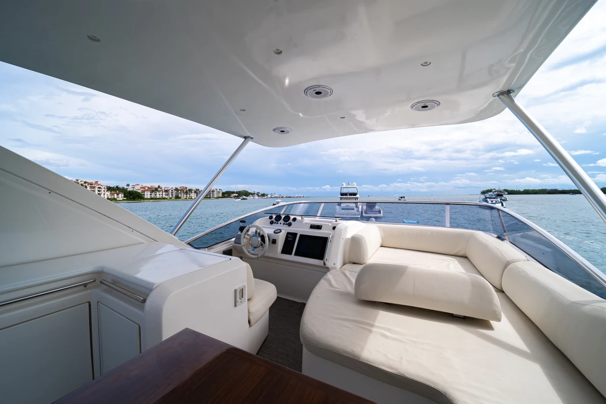 60 ft Azimut yacht day charter on Biscayne Bay Miami