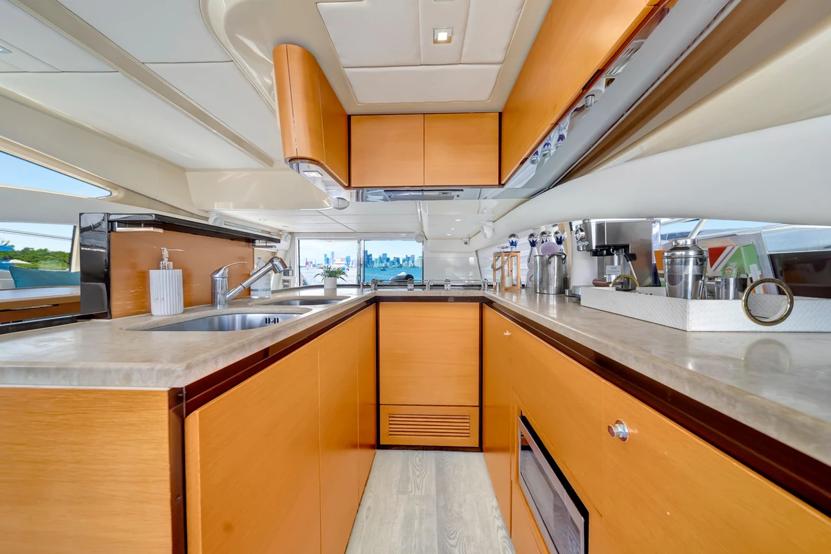 60 ft Azimut yacht day charter on Biscayne Bay Miami