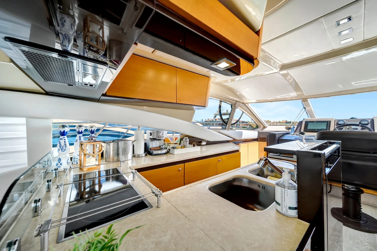 60 ft Azimut yacht day charter on Biscayne Bay Miami