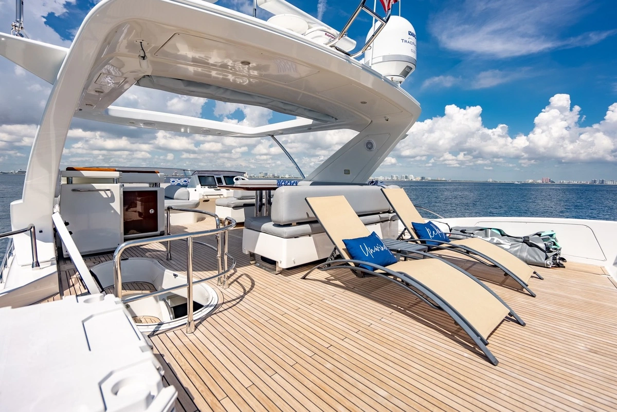 Helm station on 70 ft Azimut Days yacht charter Miami
