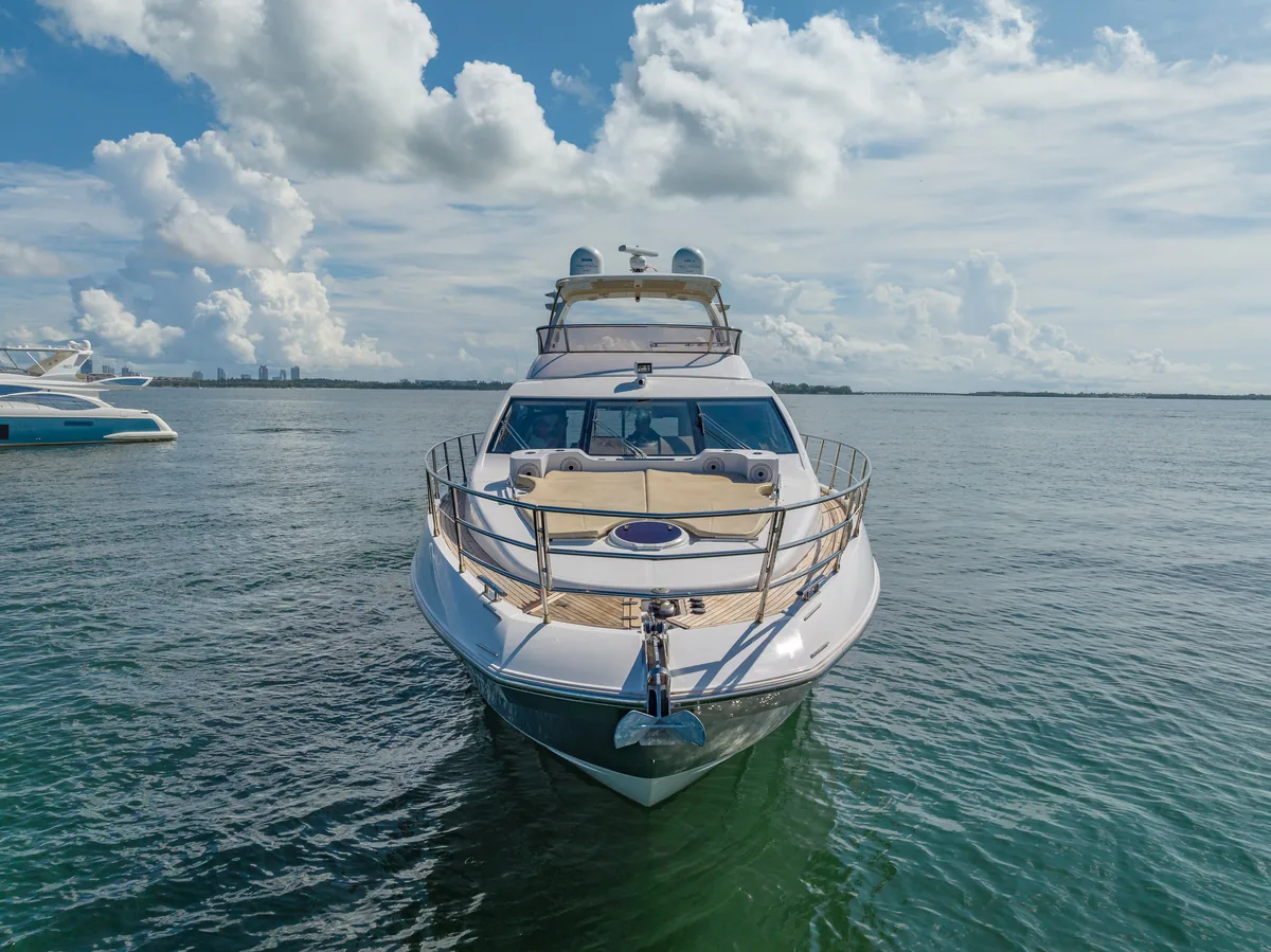 Helm station on 60 ft Azimut S yacht charter Miami