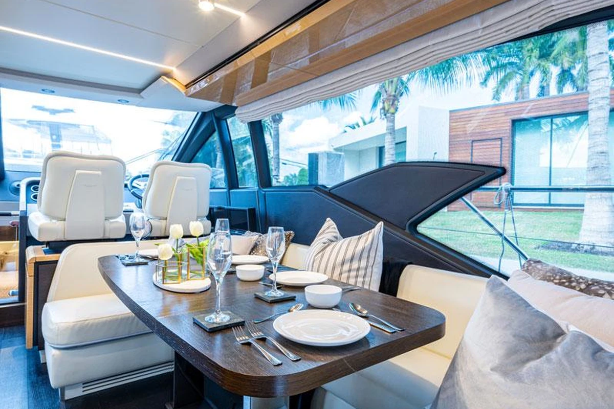 66 ft Azimut yacht day charter on Biscayne Bay Miami